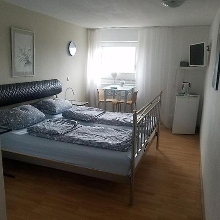 Rooming24, Kleine Pension Любек Экстерьер фото