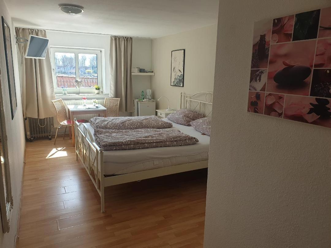 Rooming24, Kleine Pension Любек Экстерьер фото