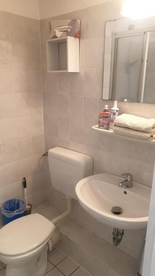 Rooming24, Kleine Pension Любек Экстерьер фото