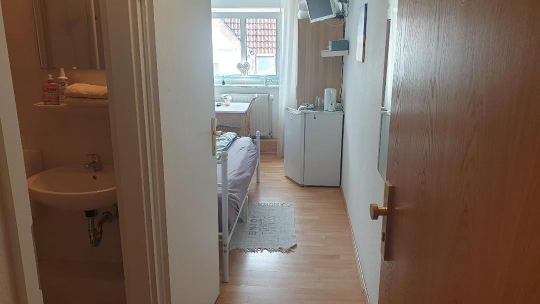 Rooming24, Kleine Pension Любек Экстерьер фото