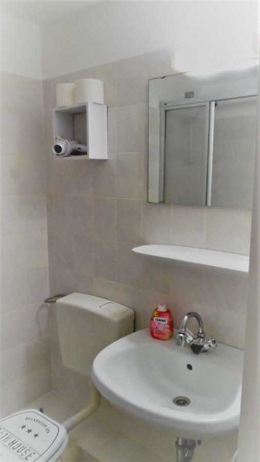 Rooming24, Kleine Pension Любек Экстерьер фото