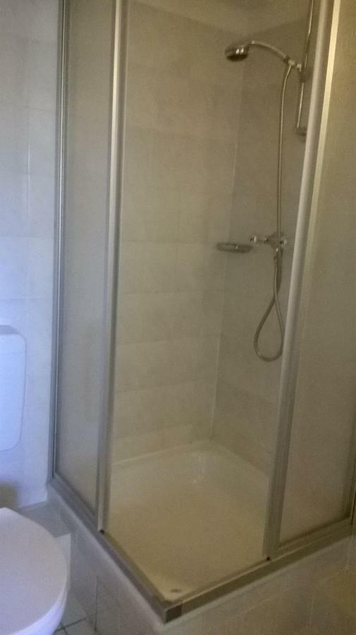 Rooming24, Kleine Pension Любек Экстерьер фото