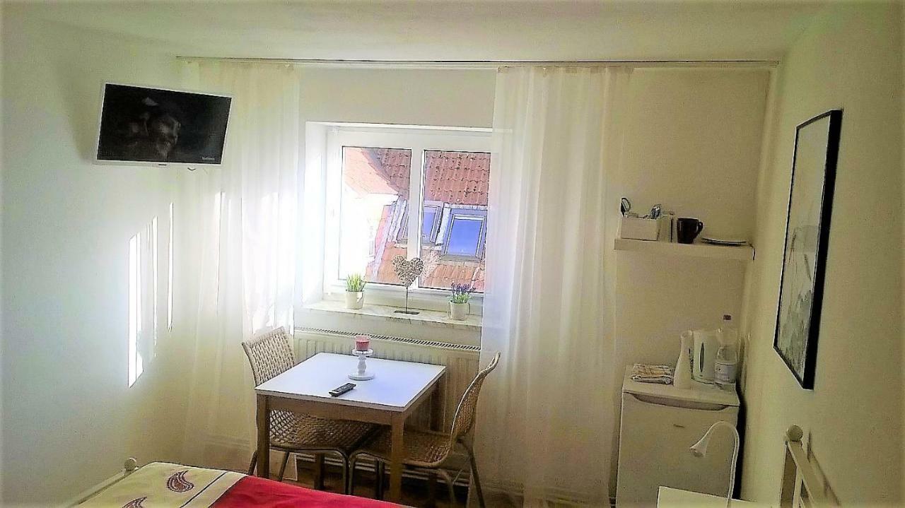 Rooming24, Kleine Pension Любек Экстерьер фото