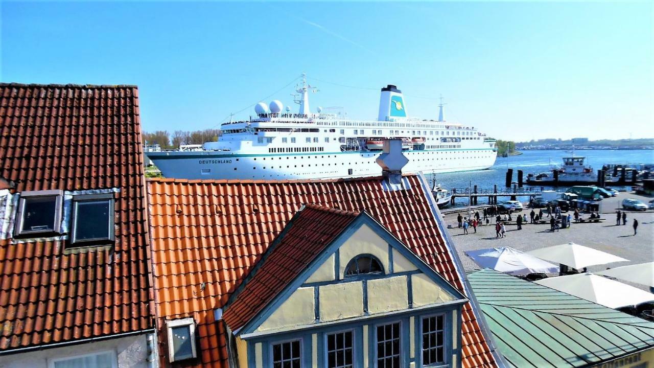 Rooming24, Kleine Pension Любек Экстерьер фото
