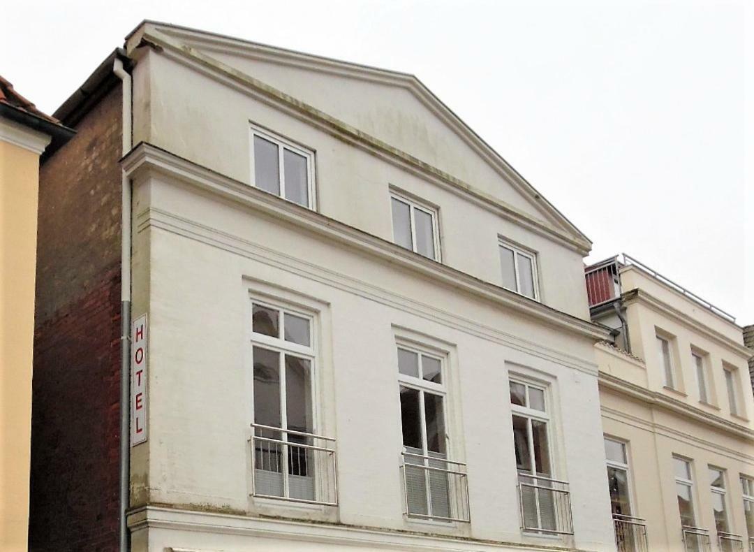 Rooming24, Kleine Pension Любек Экстерьер фото
