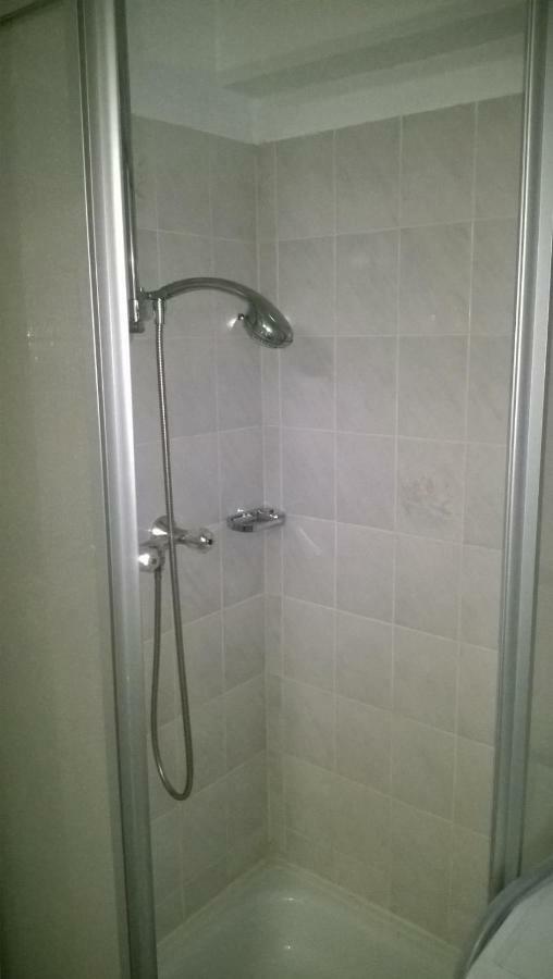 Rooming24, Kleine Pension Любек Экстерьер фото