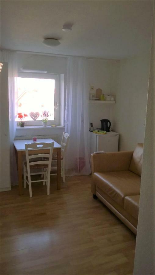 Rooming24, Kleine Pension Любек Экстерьер фото